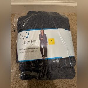 “New” 3-Piece Textured Lounge Set in Black sizeS